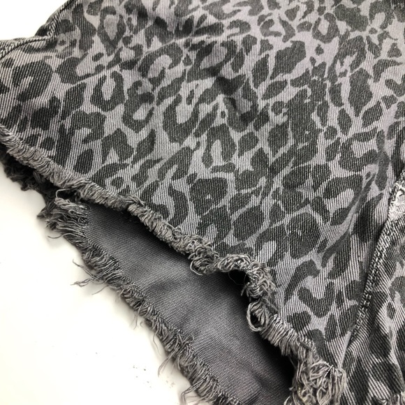 BDG High Rise Cheeky Cut Off Shorts Leopard Sz 31 - Picture 3 of 4